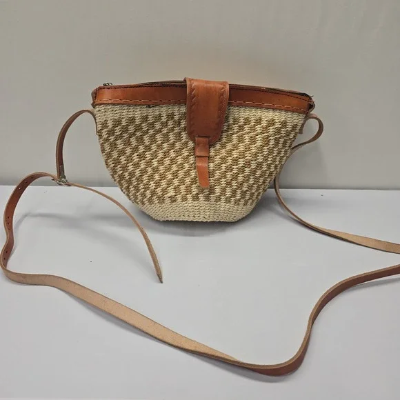 Handmade Woven Straw Raffia Crossbody Bag Tan Leather Trim Boho Summer Beach - Picture 1 of 6